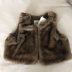 Baby GAP girls fur vest